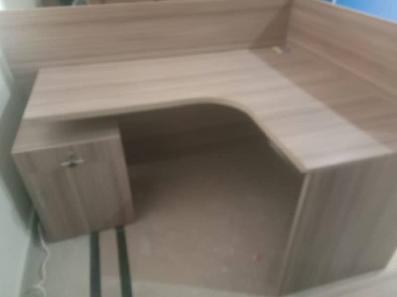 Office Table 0