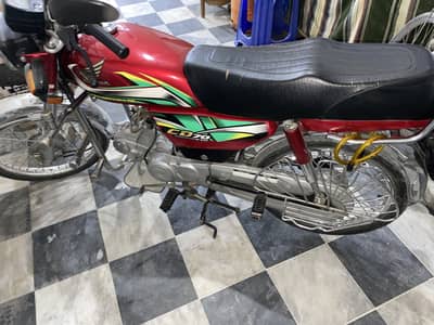 Honda CD70, 2022 Model Good Condition, Motorcycle Bike 0315-4009747 WA