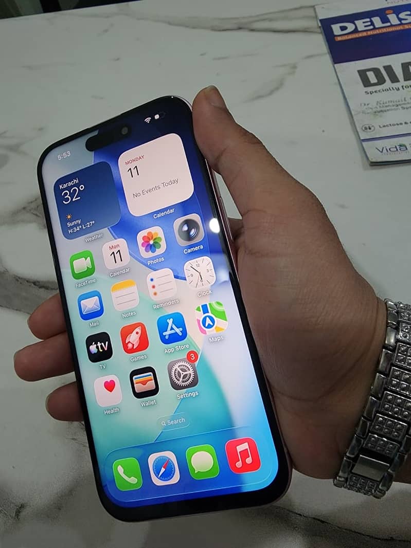 Apple iPhone 15 2