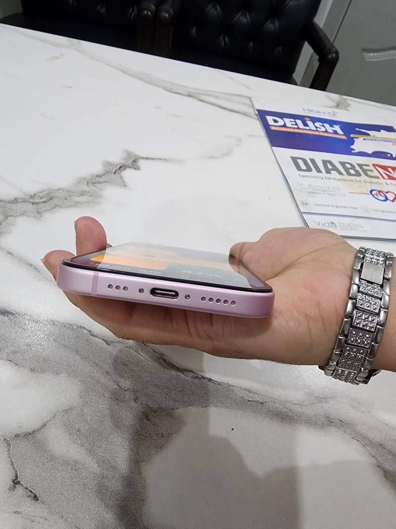 Apple iPhone 15 8
