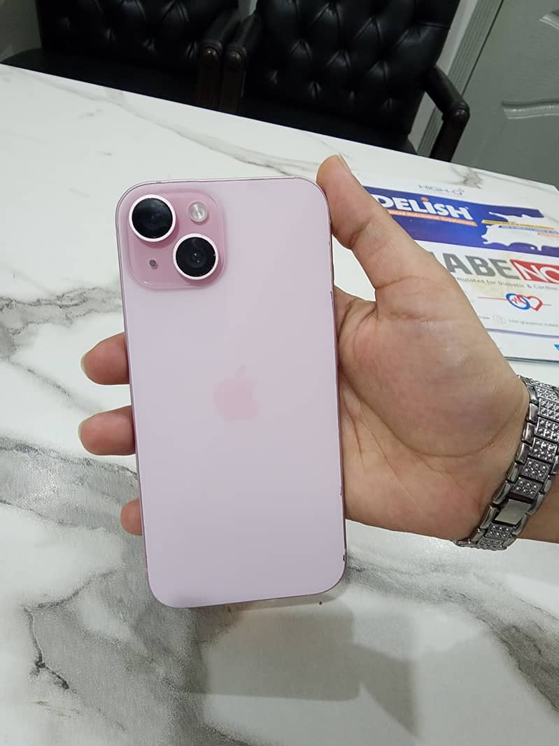 Apple iPhone 15 9