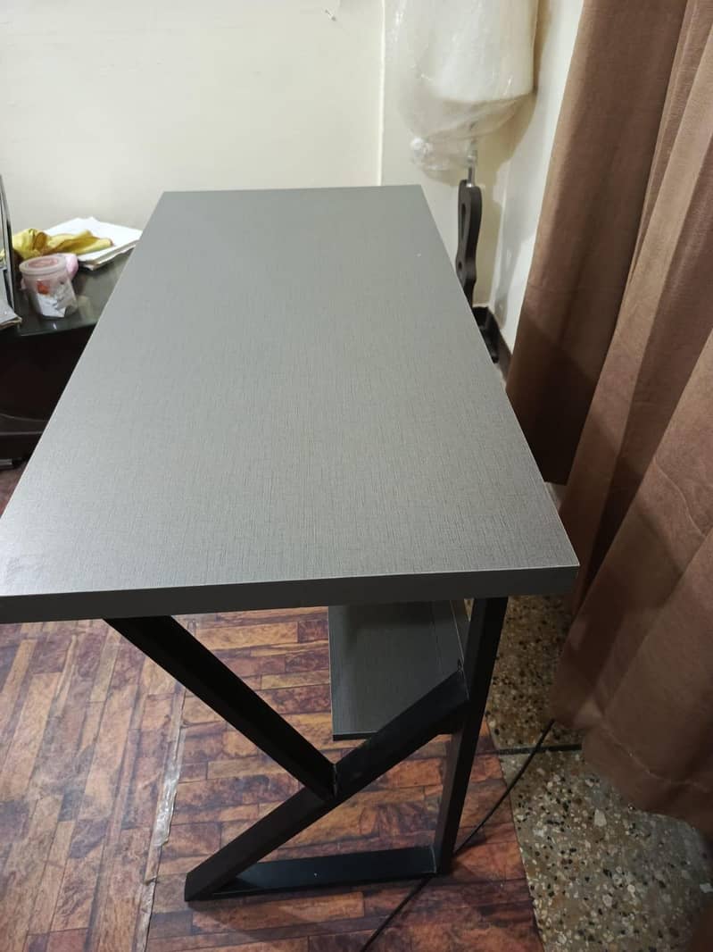 computer table 1