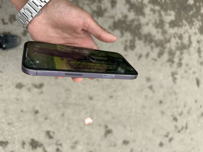 iPhone 14 pro max 3