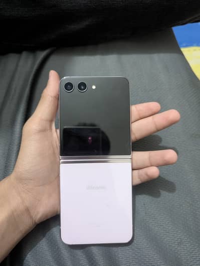 Samsung z flip 5 8/256 non pta Sim time available
