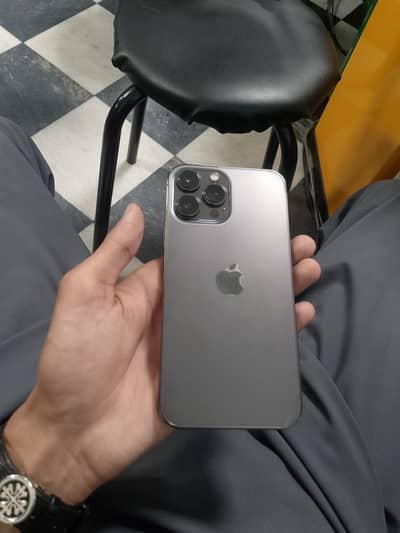 13promax 256gb Factory unlock.