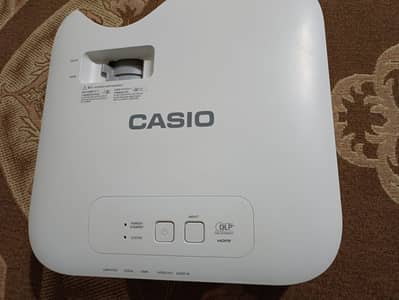 L. E. D PROJECTOR CASIO FOR SALE o3oo 291875o