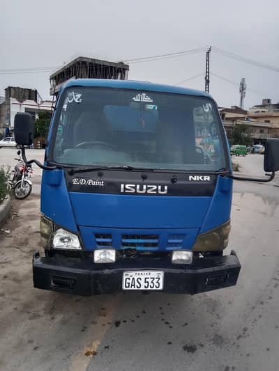 Isuzu nkr