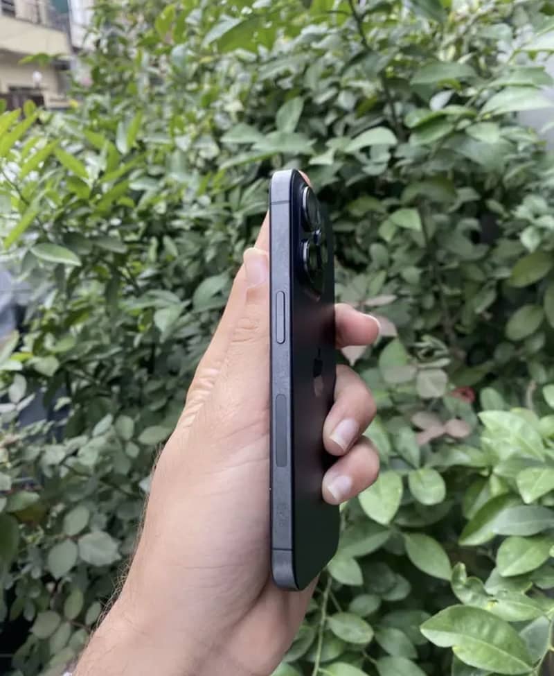 Iphone 15 pro 2