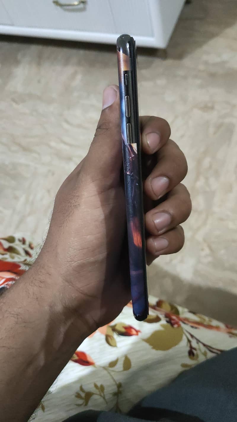 iphone 11 pro max 2