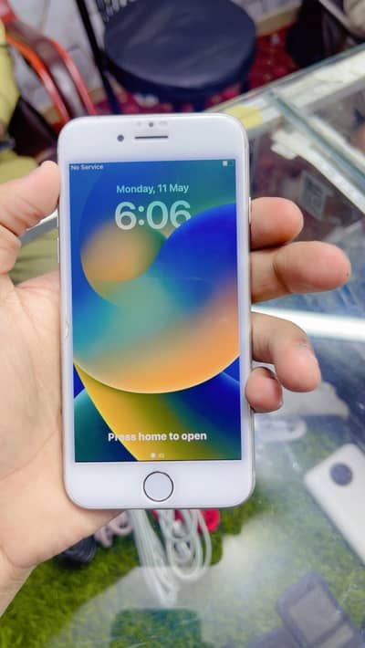 Iphone 8 4/64 factory bypass