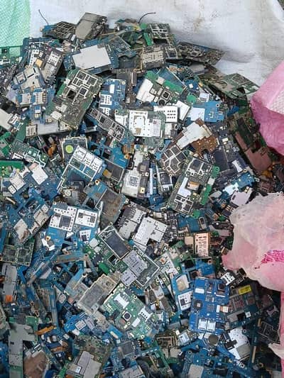 Mobile dead scrap karny K lay rapta kary