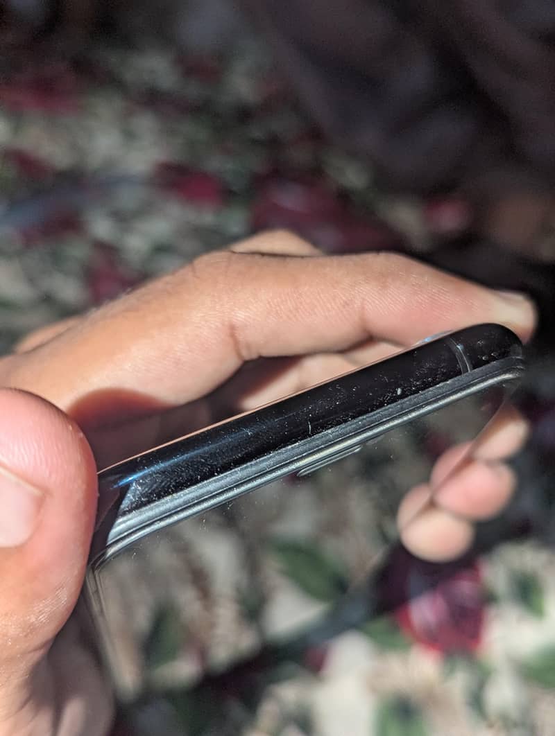 Iphone 11pro 4
