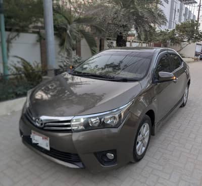 Toyota Corolla Altis cvti 1.8 special edition 2014/15