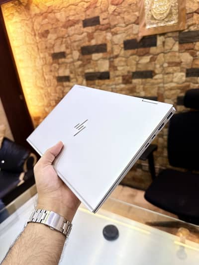 HP Elitebook i5 10th Gen Touch 360 Built in Privacy Diamond Cuts G7