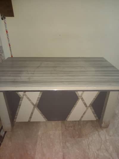 Office table