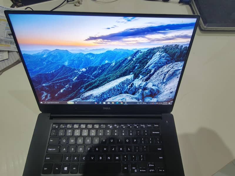 Dell Precision 5520 0