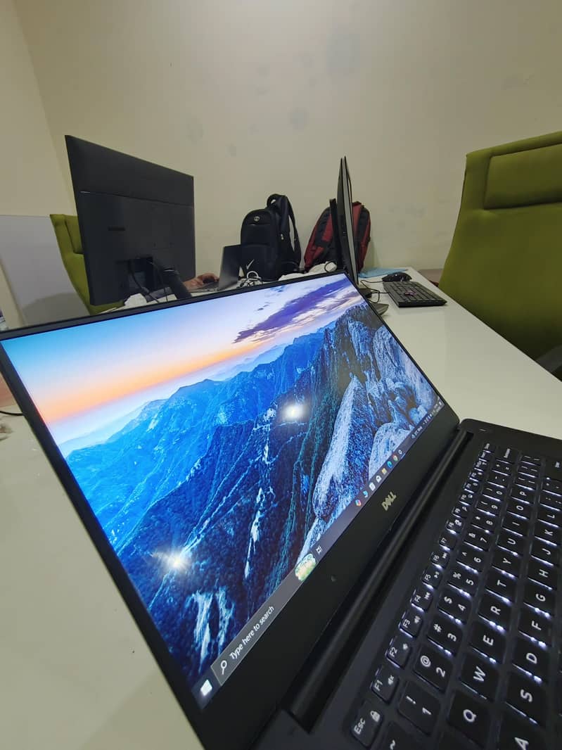 Dell Precision 5520 1