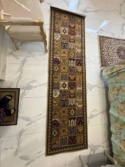 Stylish Rug ideal for corridor, stairs and room.