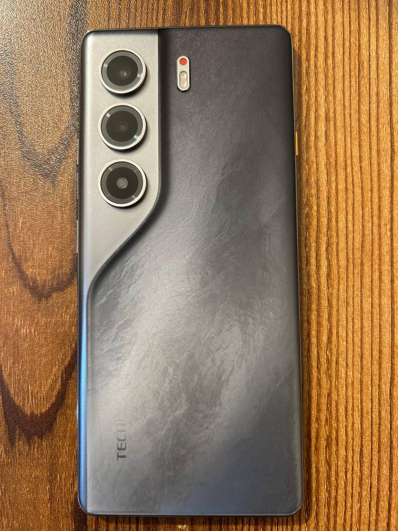 Tecno Camon 40 Pro 4