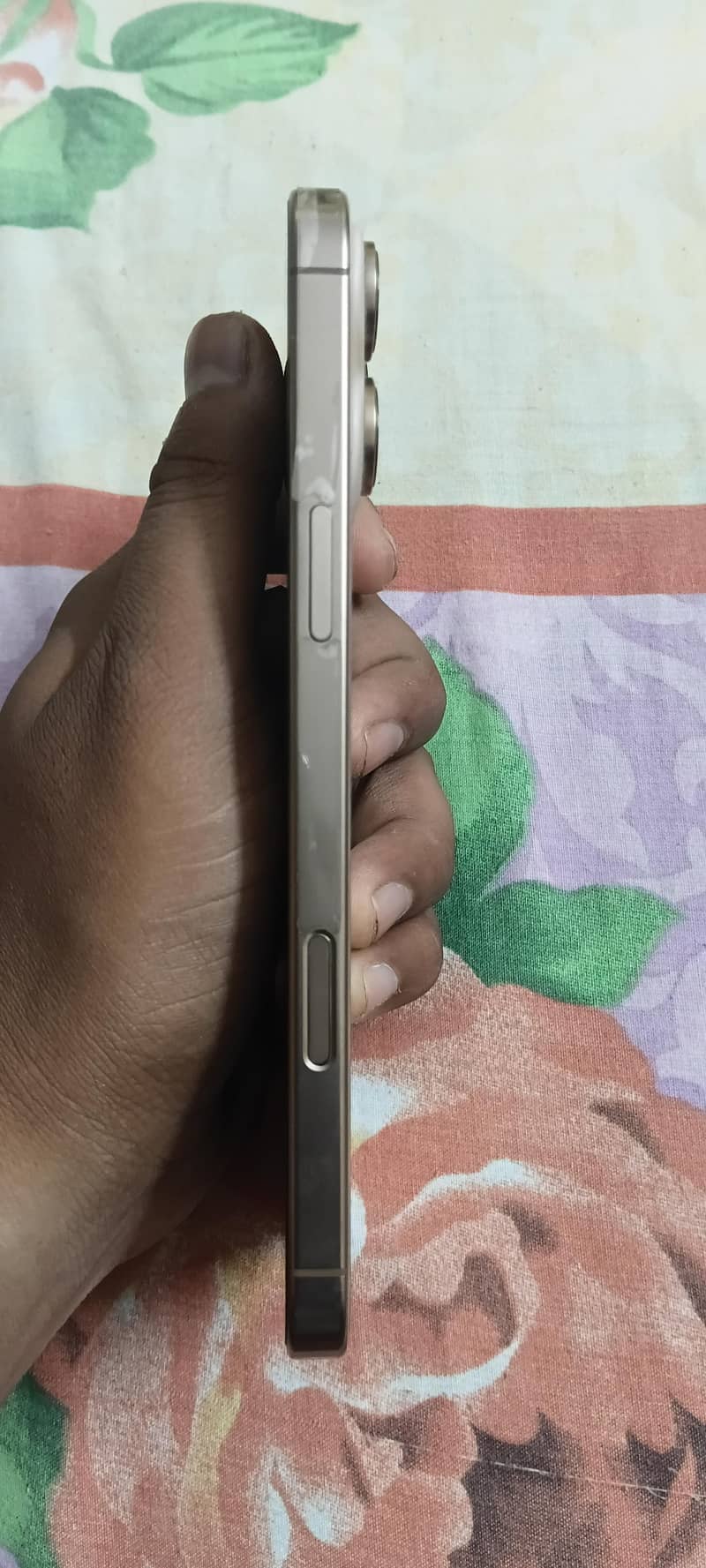 iphone 16 pro max 1