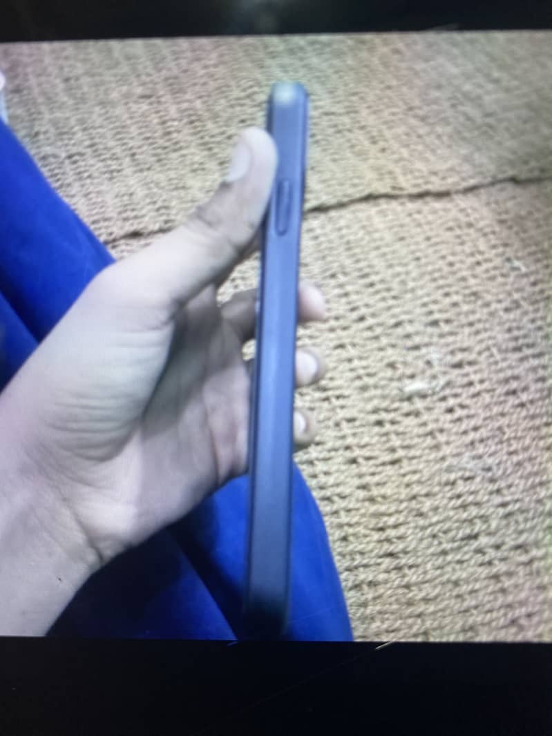 iPhone 0
