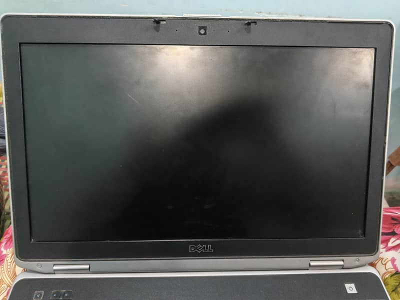 Dell Latitude E6530 0