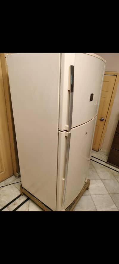 very good condition frige foresale no frost ha imported ha
