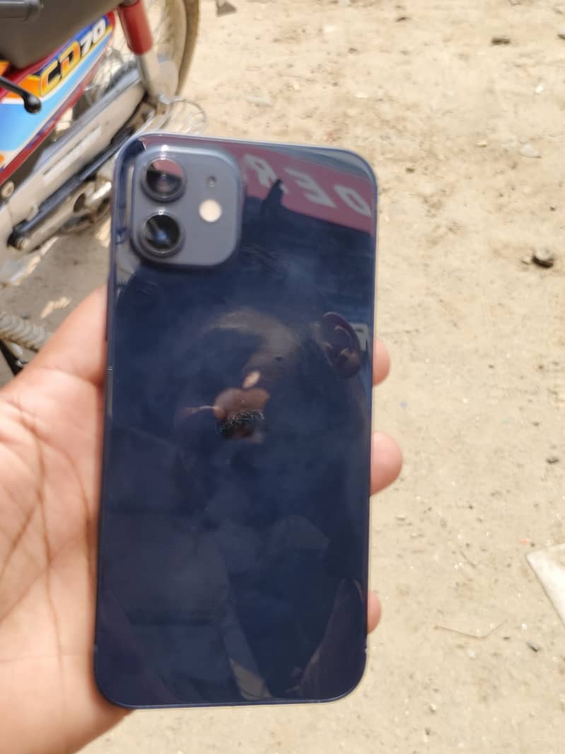 iPhone 12 0
