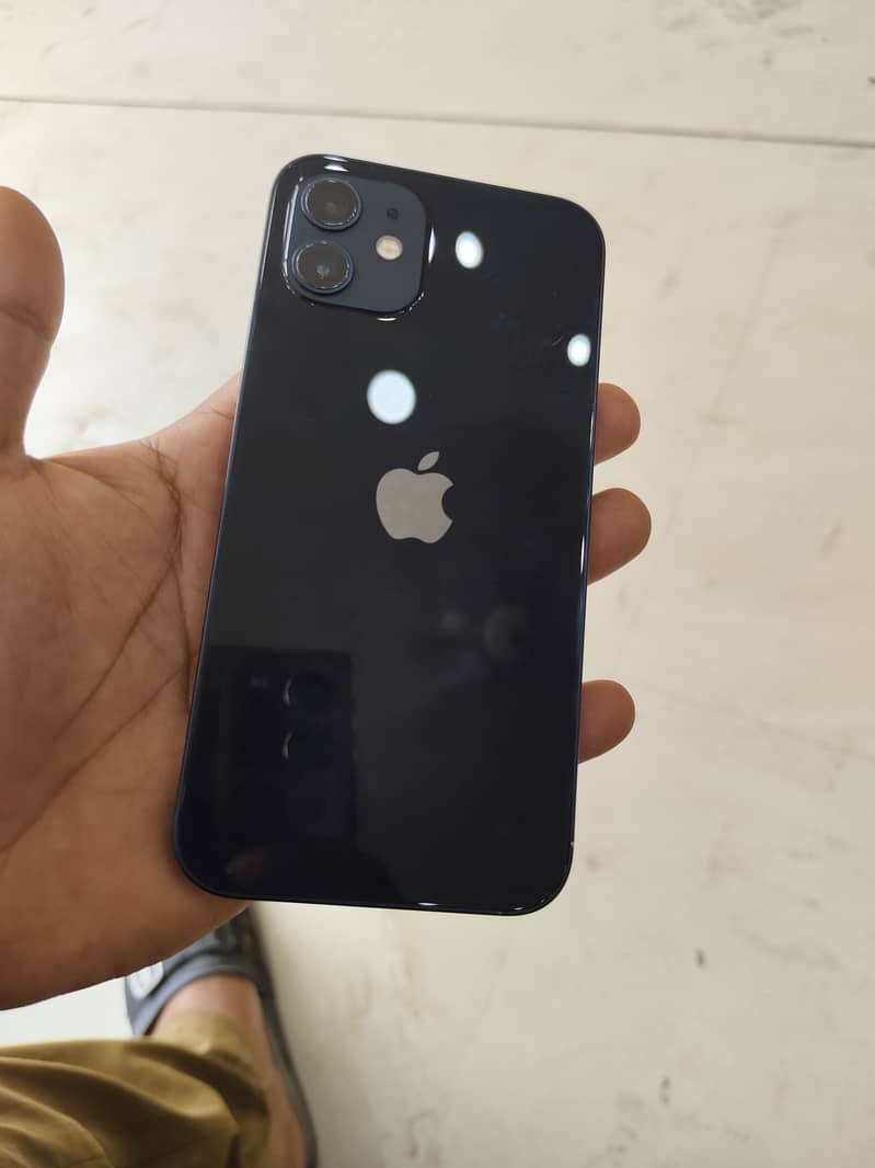 iPhone 12 3