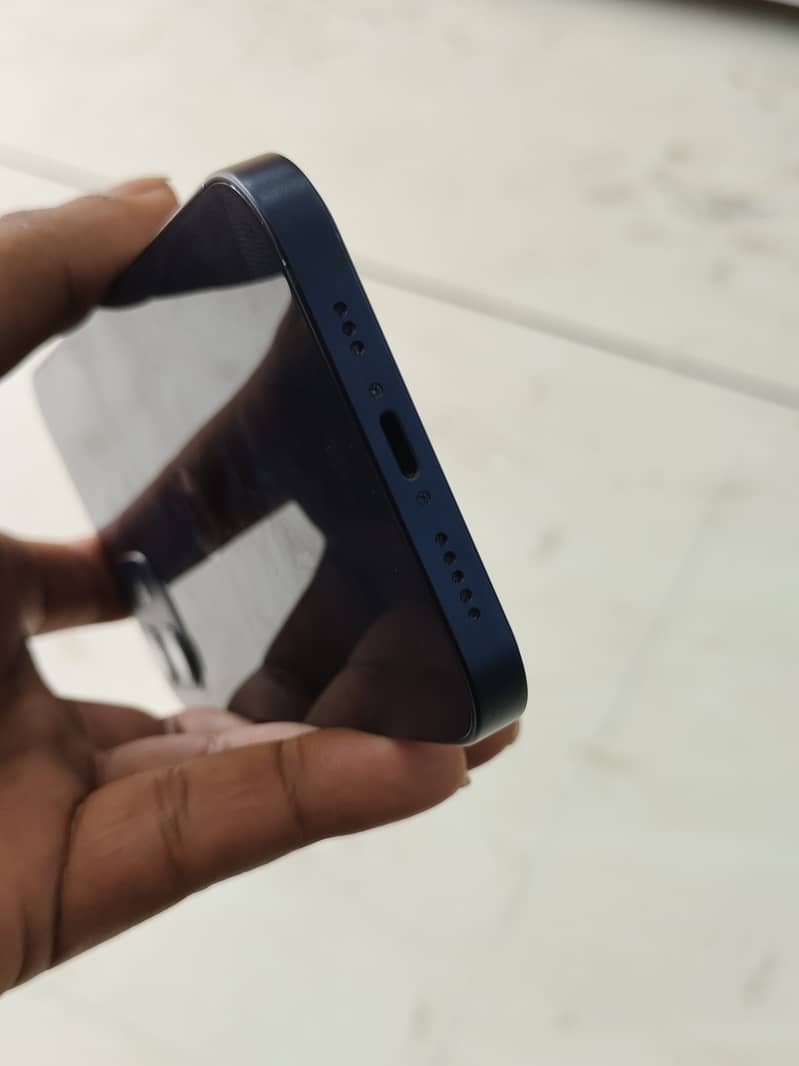 iPhone 12 8