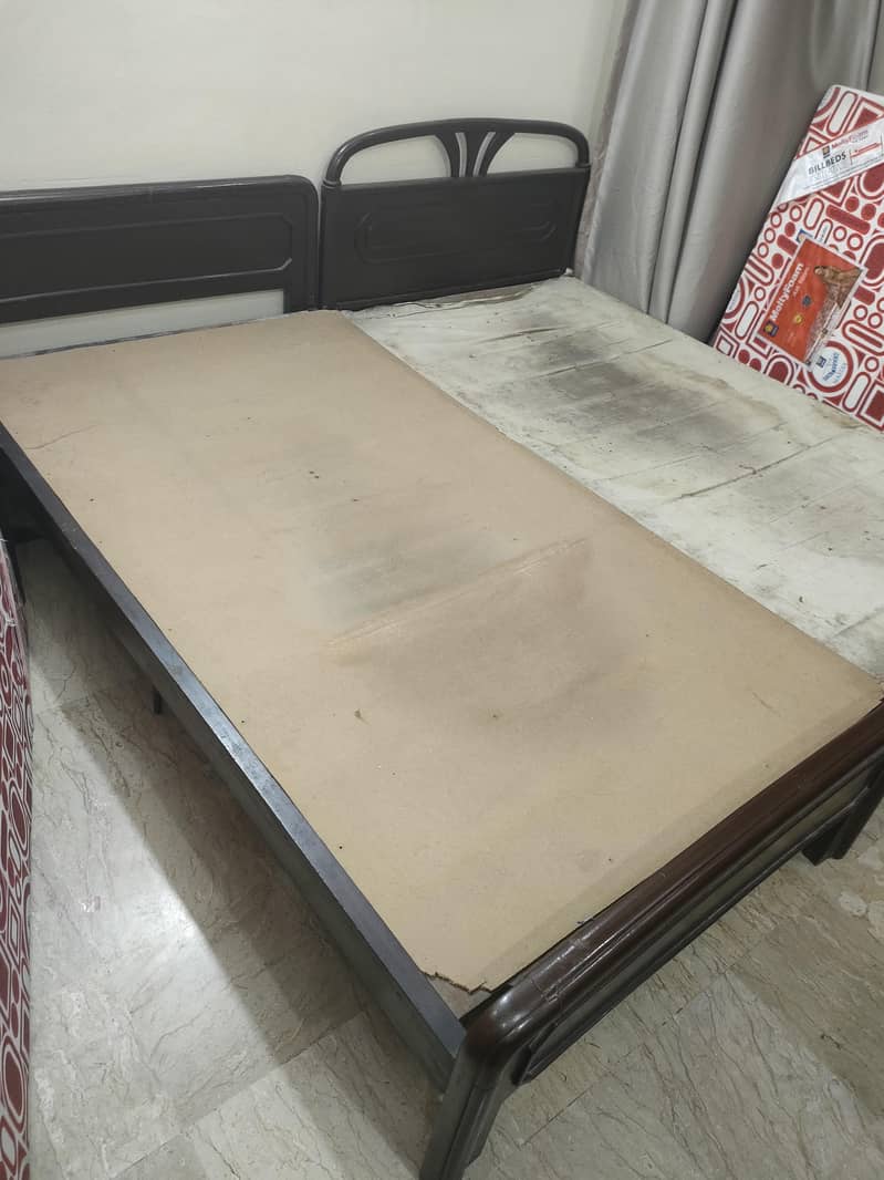 2 single beds 0