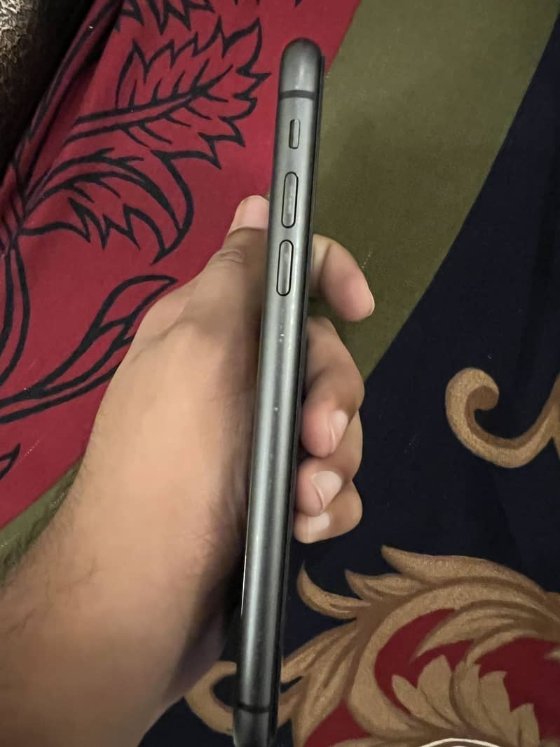 iPhone 11 7