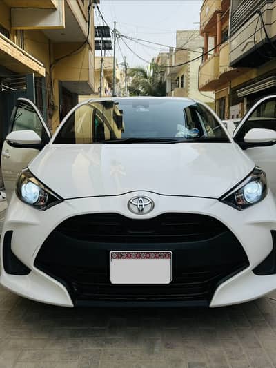 Toyota Yaris Hatchback Full Option top of the line full genuine
