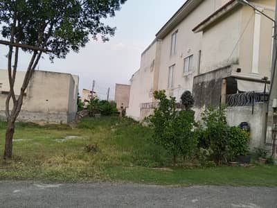 10 MARLA PLOT AVAILABLE FOR SALE IN BEACON HOUSE SOCIETY LAHORE.