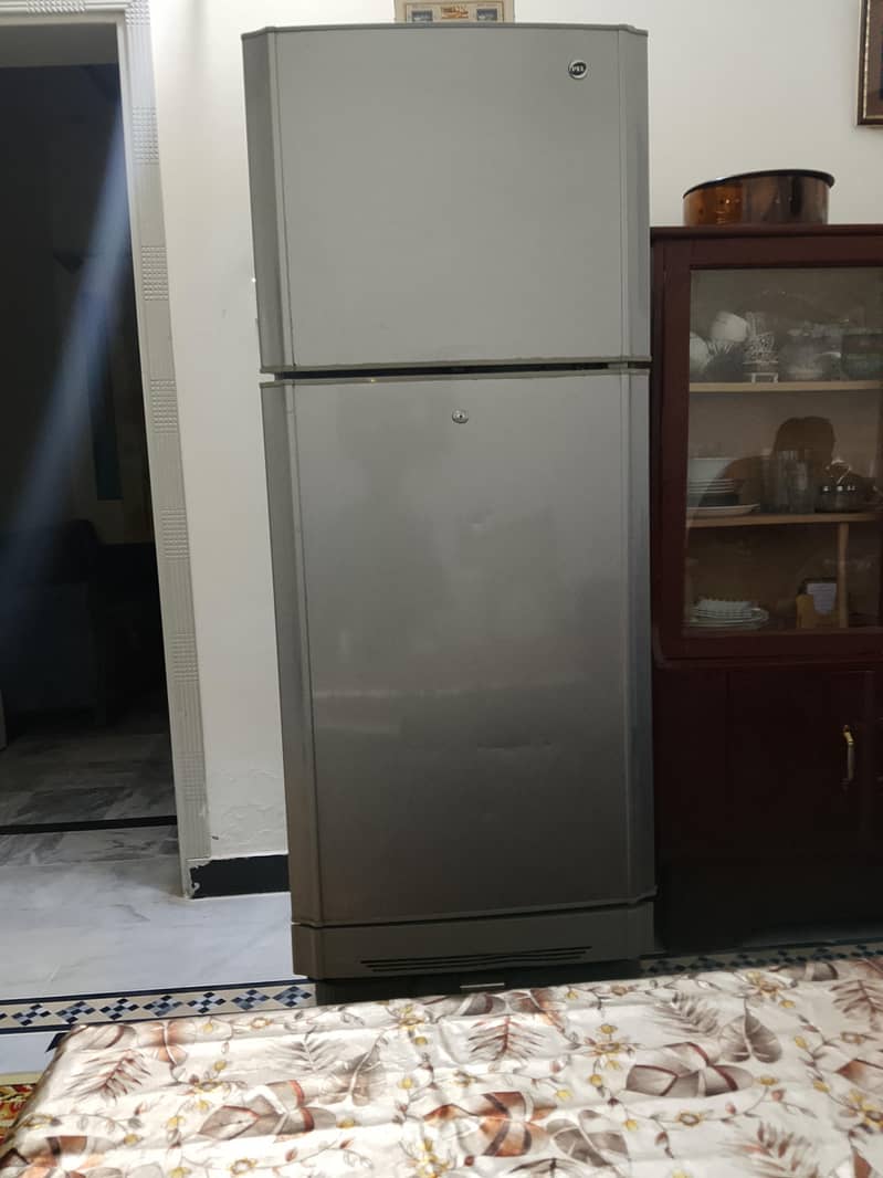 refrigerator 0