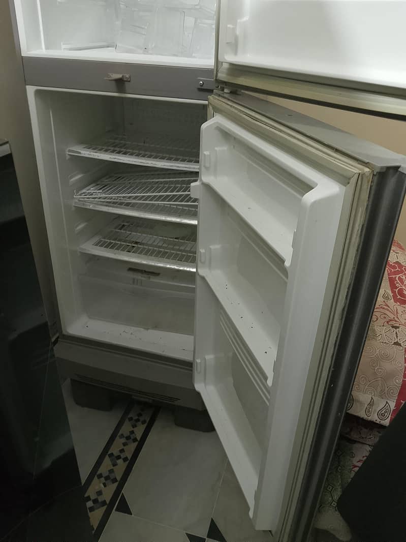 refrigerator 4