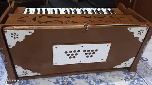 Single Bellow Harmonium with Original Anand Reeds and Bag