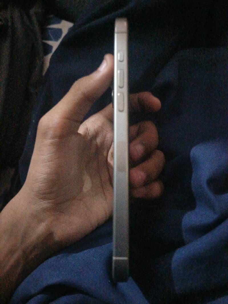 iPhone 15 Pro Max 3