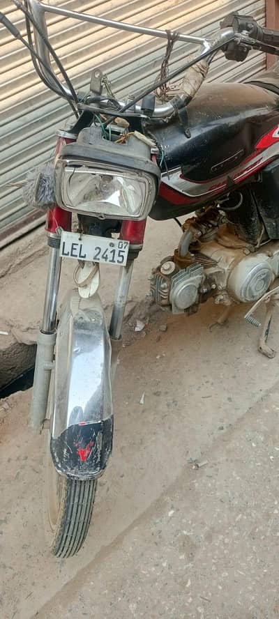 I am selling my pak hero 70cc bike all ok engine OK tyre new body ko