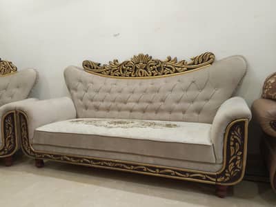 7 seater beautiful sofa set contact no 03125873102