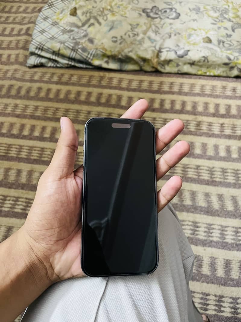 Apple iPhone 14 Pro 1