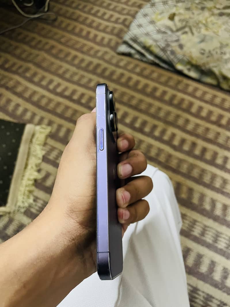 Apple iPhone 14 Pro 2