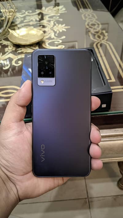 Vivo Vivo V21 (8GB RAM / 128GB Storage) – Excellent Condition