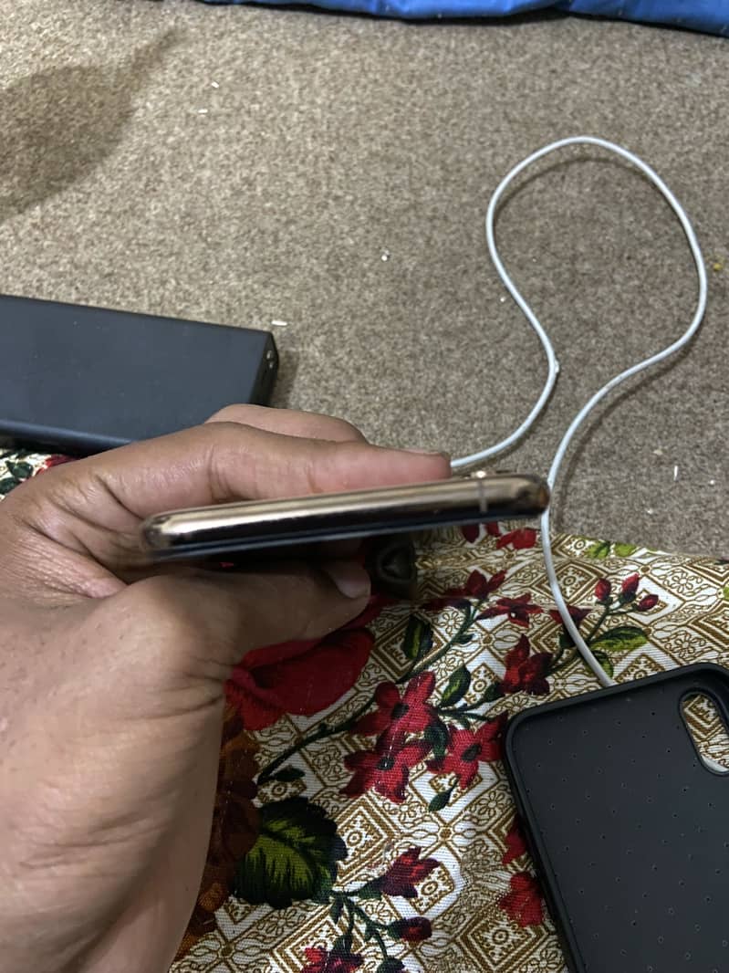 iPhone XS Max 0