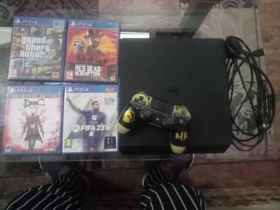 ps4 with 2 controllers and games