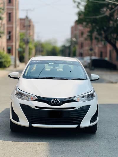 Toyota YARIS 1.3 CVTi