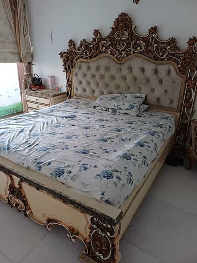 wooden bed set