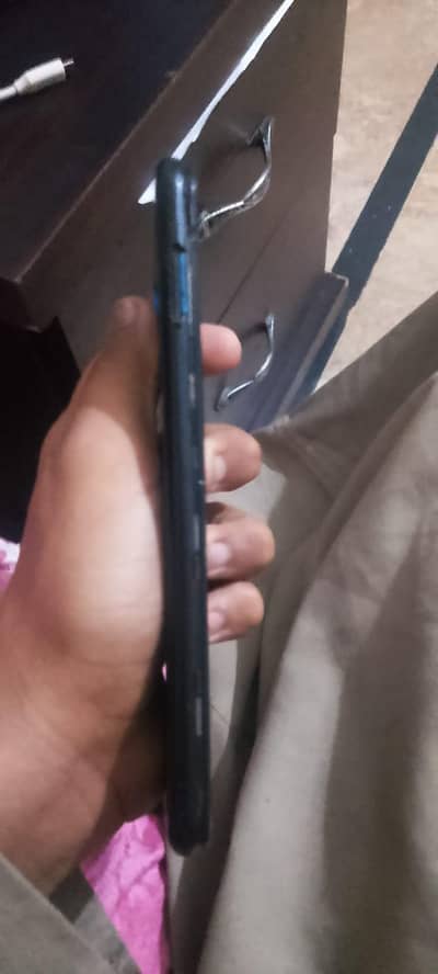 Button ka malsa hai or finger parent naii hai condition10/8 hai