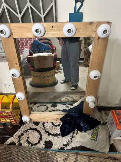 Wooden Light Bulb Mirror