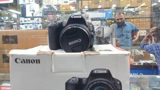Canon 200d with 18-55 STM